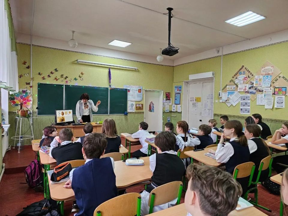 Тепло встречали гостей: День открытых дверей в Брянковской специализированной школе №1 Тепло встречали гостей: День открытых дверей в Брянковской специализированной школе №1