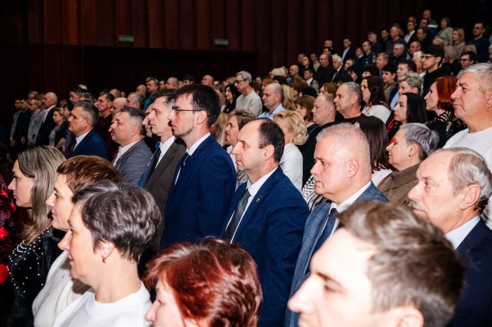 С Днем энергетика поздравили тружеников Луганщины С Днем энергетика поздравили тружеников Луганщины