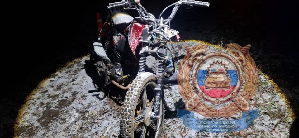 В Славяносербском муниципальном округе сотрудники Госавтоинспекции проводят проверку по факту ДТП, в котором погиб пешеход и пострадал несовершеннолетний водитель