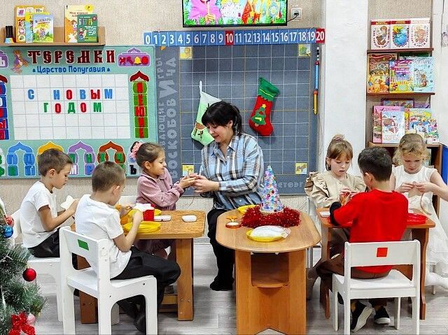Родители в роли воспитателей: День самоуправления прошел в стахановских детсадах Родители в роли воспитателей: День самоуправления прошел в стахановских детсадах