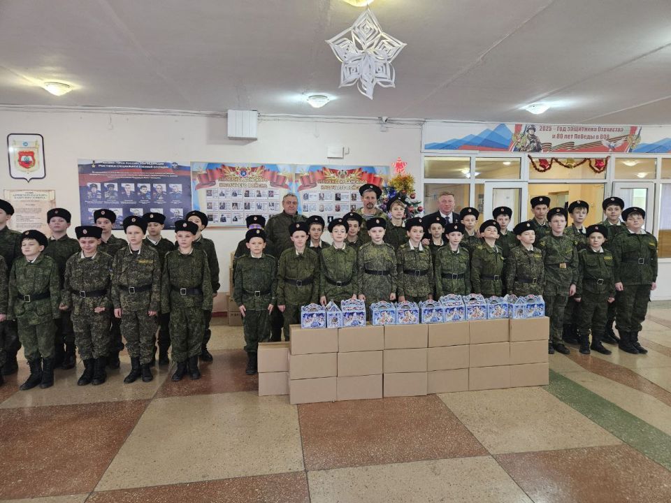 Кадетам передали сладкие подарки от депутата Госдумы РФ Виктора Водолацкого Кадетам передали сладкие подарки от депутата Госдумы РФ Виктора Водолацкого