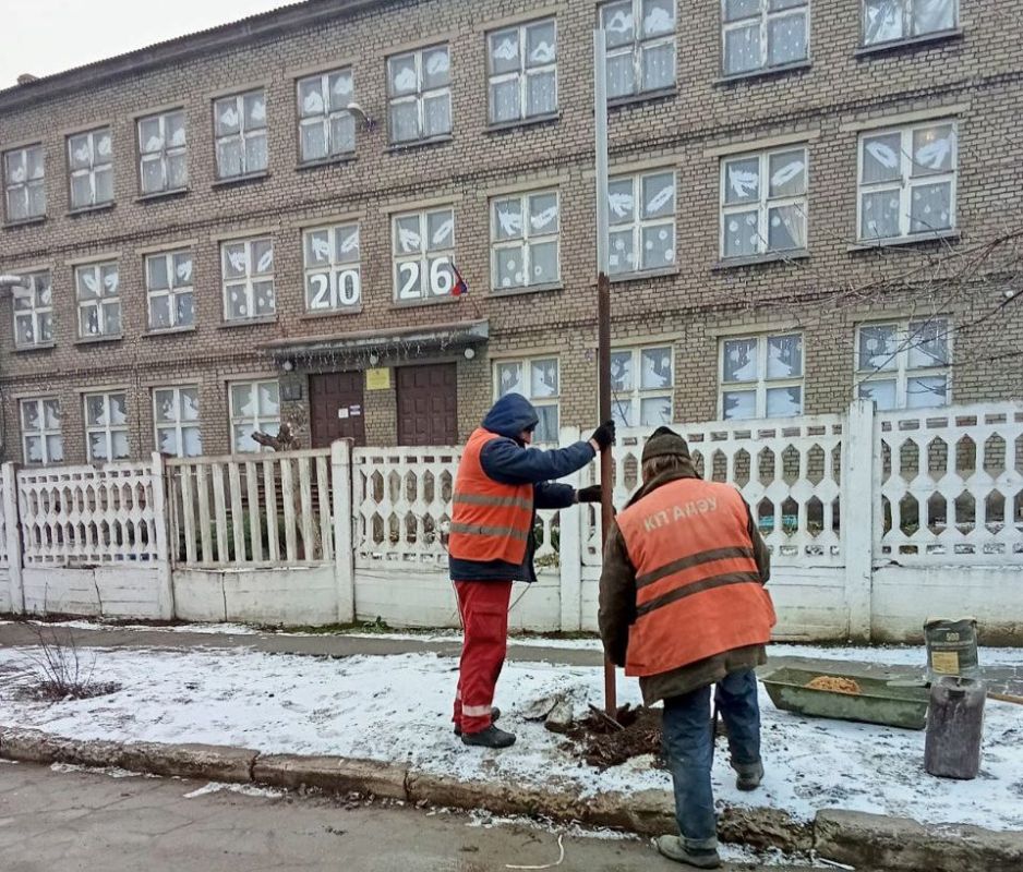 Коммунальные службы проводят работы на территории города Коммунальные службы проводят работы на территории города