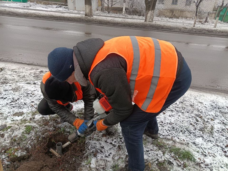 В целях повышения безопасности дорожного движения и улучшения качества дорожной инфраструктуры, в Ровеньках проводятся плановые работы по установке дорожных знаков В целях повышения безопасности дорожного движения и улучшения качества дорожной инфраструктуры, в Ровеньках проводятся плановые работы по установке дорожных знаков