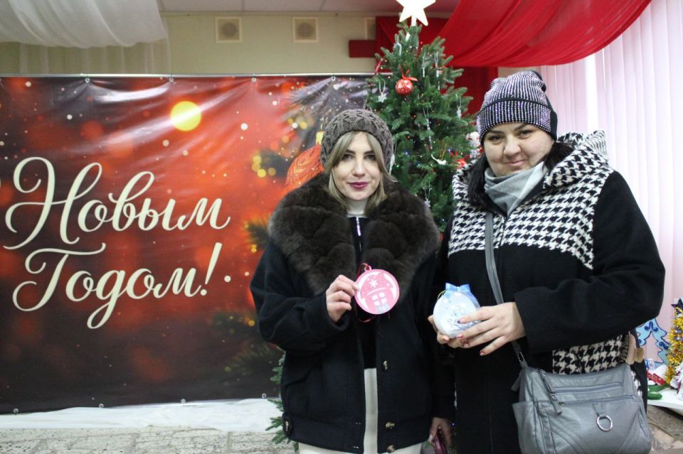В Троицком муниципальном округе дан старт ежегодной благотворительной акции "Елка желаний", приуроченной к празднованию Нового года и Рождества В Троицком муниципальном округе дан старт ежегодной благотворительной акции "Елка желаний", приуроченной к празднованию Нового года и Рождества