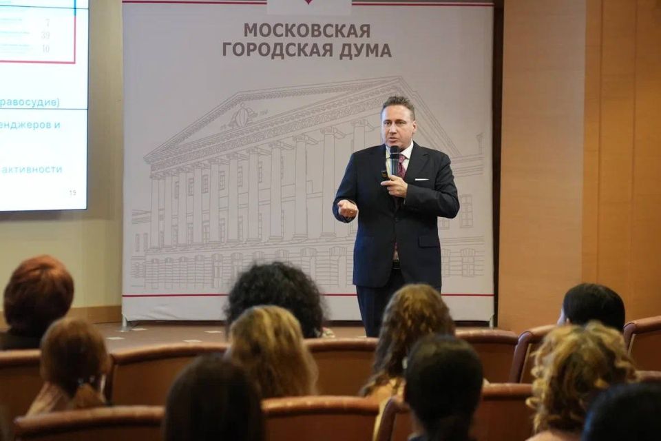 Дарья Лантратова: Женская политшкола в Москве Дарья Лантратова: Женская политшкола в Москве
