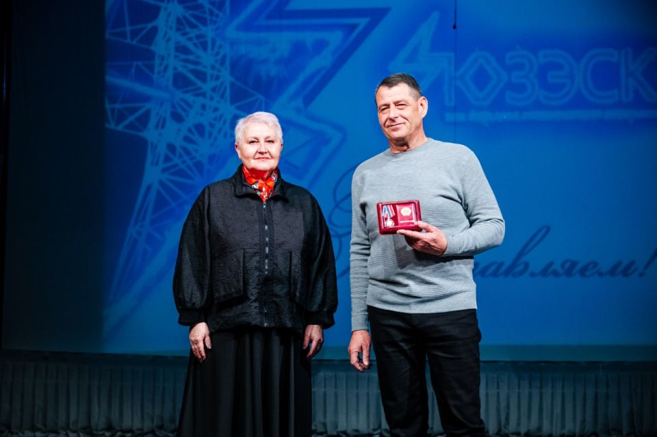 С Днем энергетика поздравили тружеников Луганщины С Днем энергетика поздравили тружеников Луганщины