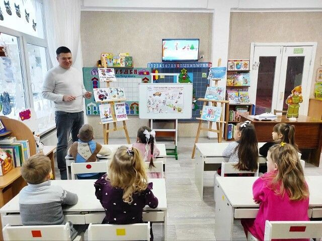 Родители в роли воспитателей: День самоуправления прошел в стахановских детсадах Родители в роли воспитателей: День самоуправления прошел в стахановских детсадах