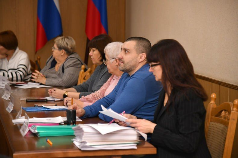 Проведено заседание Комиссии по делам несовершеннолетних и защите их прав Проведено заседание Комиссии по делам несовершеннолетних и защите их прав