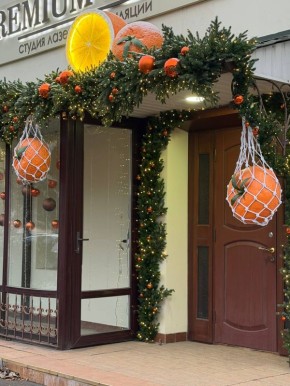 Витрины Луганска перед праздниками как отдельный вид искусства