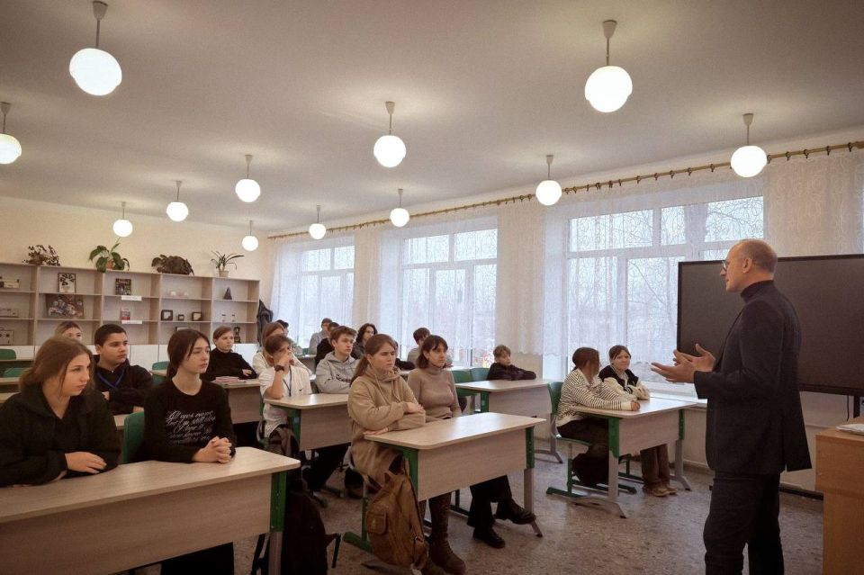 Нужно быть в контакте с молодёжью, – Владимир Путин, Президент России Нужно быть в контакте с молодёжью, – Владимир Путин, Президент России