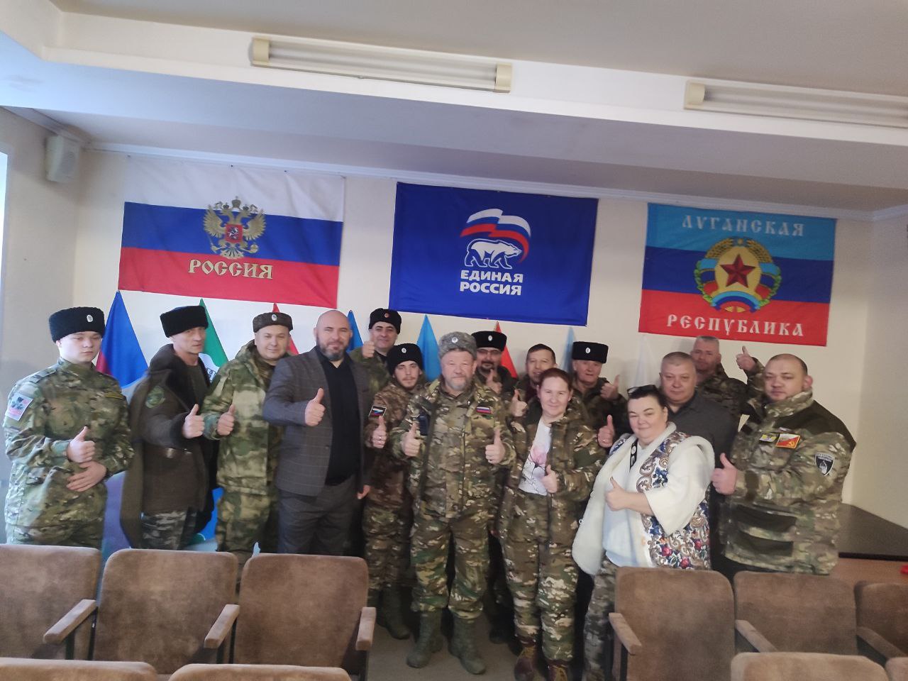 Вячеслав Третьяков: После завершения серии ярких мероприятий, прошедших в образовательных учреждениях Кременского МО, состоялась встреча с Атаманом Станичного казачьего общества «Станица Кременная» Андреем Скрипником...