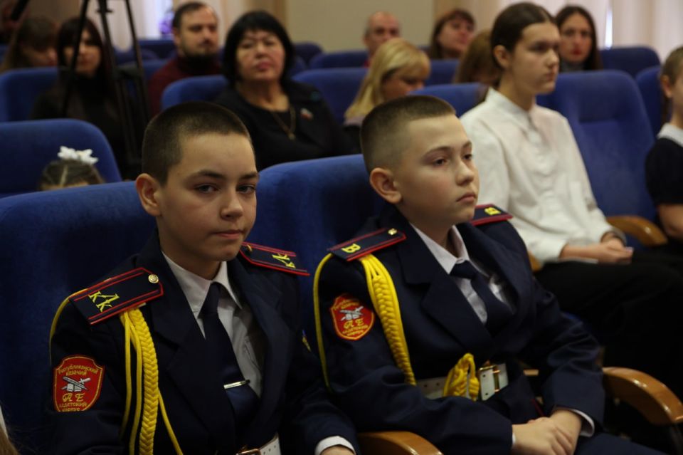 В Луганске наградили победителей конкурса «Память сильнее времени» В Луганске наградили победителей конкурса «Память сильнее времени»