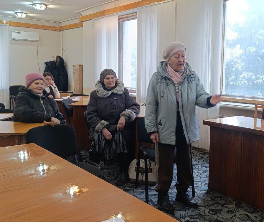 Глава Антрацитовского муниципального округа, Секретарь местного отделения партии «Единая Россия» Сергей Саенко провёл еженедельный приём граждан совместно с представителями коммунальных служб, муниципальных предприятий и... Глава Антрацитовского муниципального округа, Секретарь местного отделения партии «Единая Россия» Сергей Саенко провёл еженедельный приём граждан совместно с представителями коммунальных служб, муниципальных предприятий и...