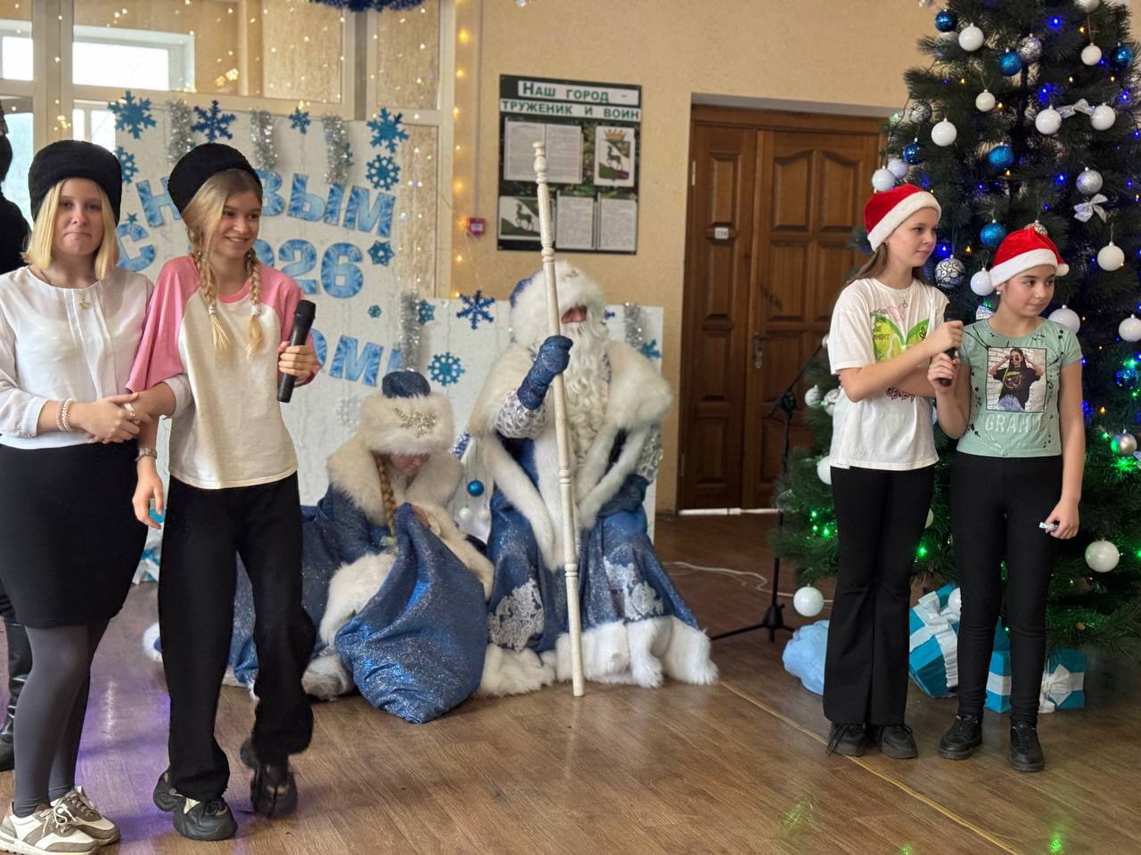 Вячеслав Третьяков: Атаман Станичного казачьего общества «Станица Кременная» Скрипник Андрей Викторович совместно с представителями Станичного казачьего общества Богородского городского округа Московской области во главе с... Вячеслав Третьяков: Атаман Станичного казачьего общества «Станица Кременная» Скрипник Андрей Викторович совместно с представителями Станичного казачьего общества Богородского городского округа Московской области во главе с...