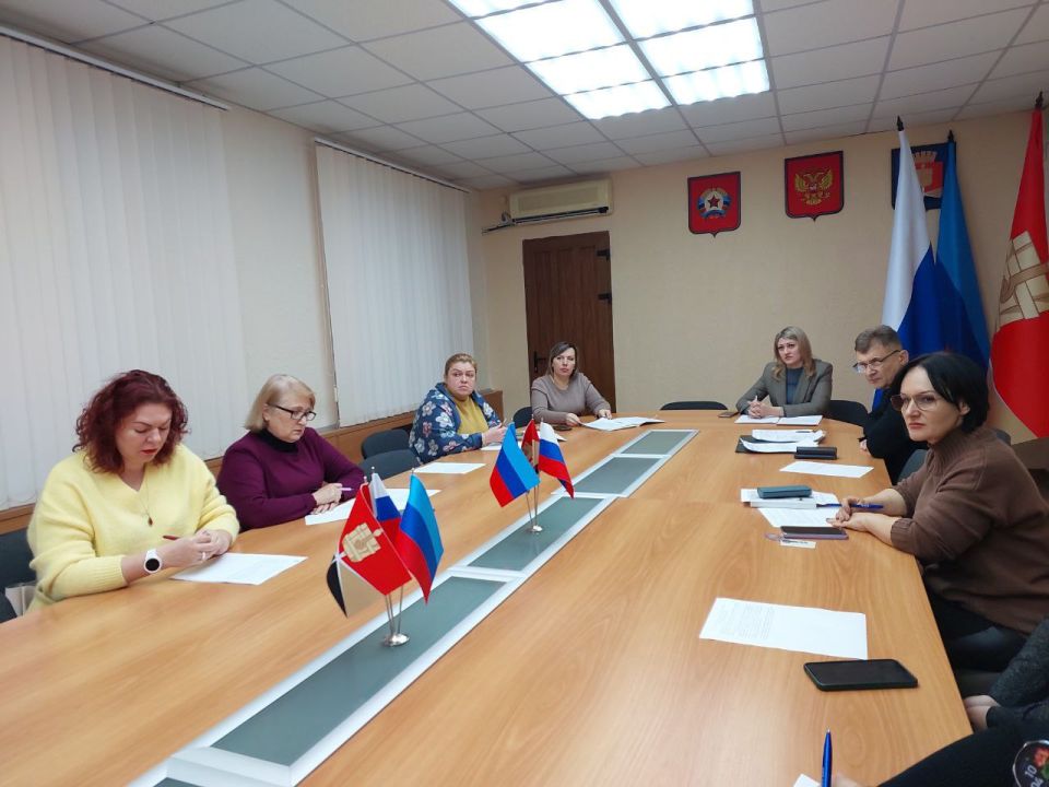 Председатель Совета городского округа город Алчевск Роман Лысенко принял участие в работе административной комиссии Председатель Совета городского округа город Алчевск Роман Лысенко принял участие в работе административной комиссии