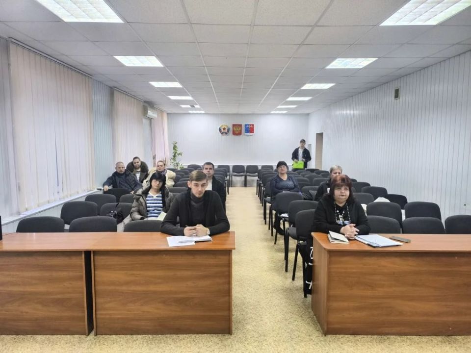 Альберт Зинченко: Сегодня заместитель Главы Станично-Луганского муниципального округа Анна Кулиш провела рабочее совещание с руководителями учреждений социальной сферы Альберт Зинченко: Сегодня заместитель Главы Станично-Луганского муниципального округа Анна Кулиш провела рабочее совещание с руководителями учреждений социальной сферы