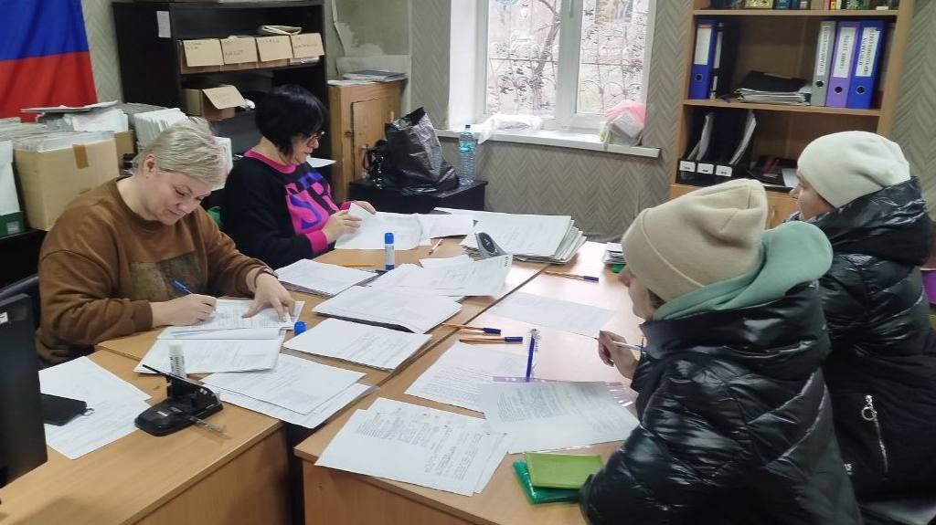 Андрей Губарев: За два дня было подано 641 заявление на получение компенсационной выплаты на приобретение твердого бытового топлива (угля/дров) в отопительный период 2025–2026 годов