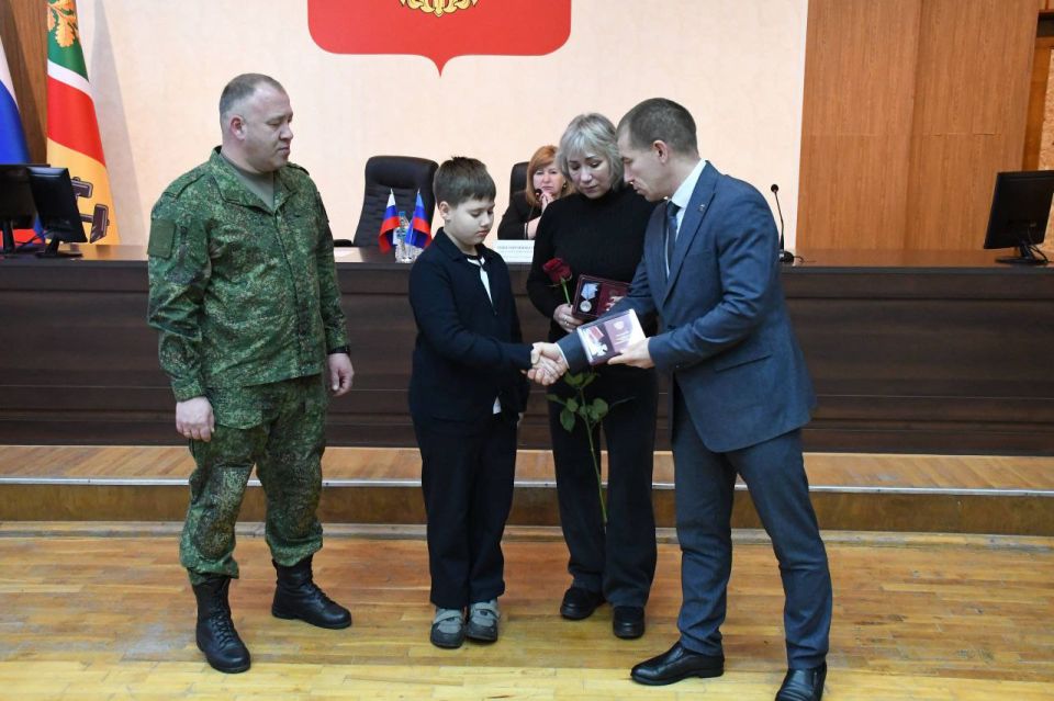 Сергей Колягин: Указом Президента Российской Федерации Владимира Владимировича Путина жители нашего городского округа, проявившие героизм и мужество защищая родной край от врага, отмечены государственными наградами Сергей Колягин: Указом Президента Российской Федерации Владимира Владимировича Путина жители нашего городского округа, проявившие героизм и мужество защищая родной край от врага, отмечены государственными наградами