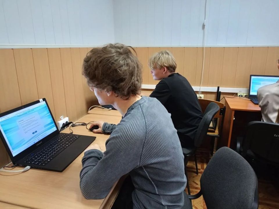В Лутугинской средней школе №1 обучающиеся психолого педагогических классов приняли участие в педагогической олимпиаде В Лутугинской средней школе №1 обучающиеся психолого педагогических классов приняли участие в педагогической олимпиаде