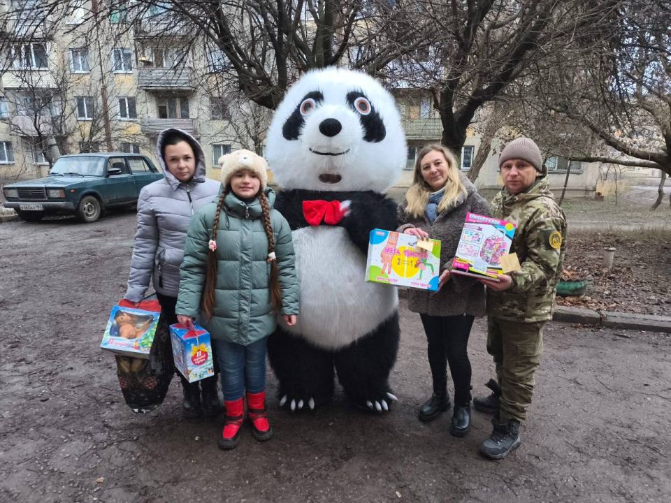 Новогоднее чудо подарил КСВО ЛНР детям защитников Новогоднее чудо подарил КСВО ЛНР детям защитников