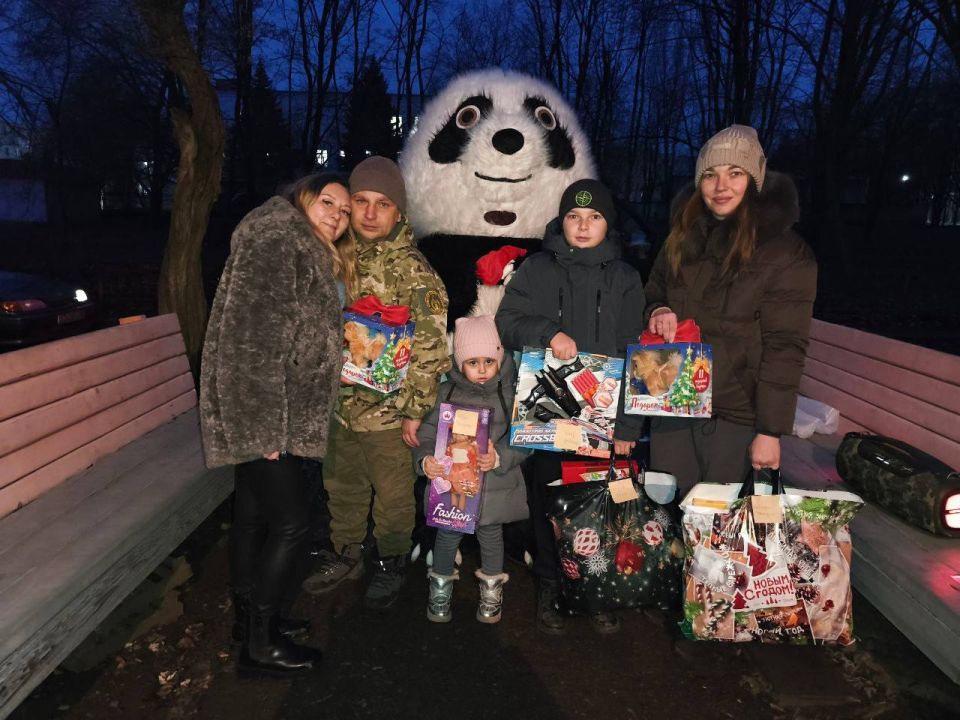 Новогоднее чудо подарил КСВО ЛНР детям защитников Новогоднее чудо подарил КСВО ЛНР детям защитников