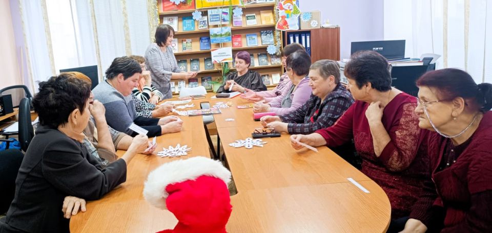 Новый Год — самый волшебный и долгожданный праздник, дарящий ощущение чуда и радость тёплых встреч Новый Год — самый волшебный и долгожданный праздник, дарящий ощущение чуда и радость тёплых встреч