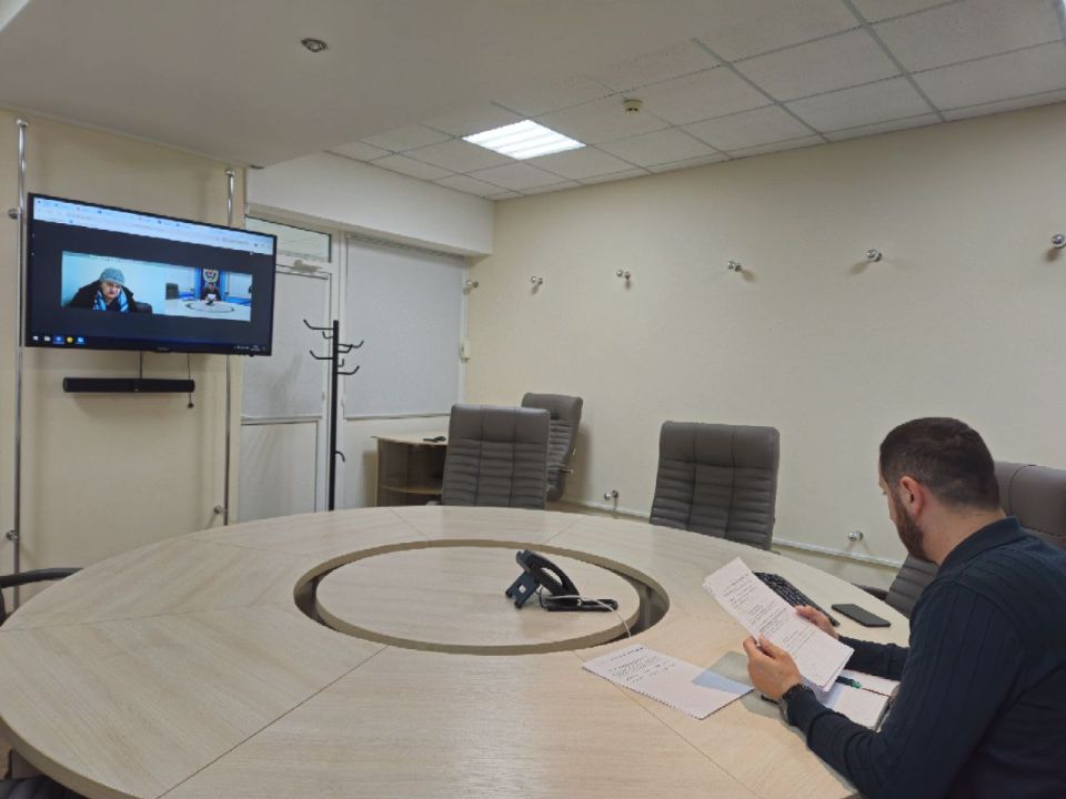 Сотрудники Управления Росреестра по ЛНР провели консультации в формате видео-конференц-связи для граждан в МФЦ Воронежской и Московской областей Сотрудники Управления Росреестра по ЛНР провели консультации в формате видео-конференц-связи для граждан в МФЦ Воронежской и Московской областей