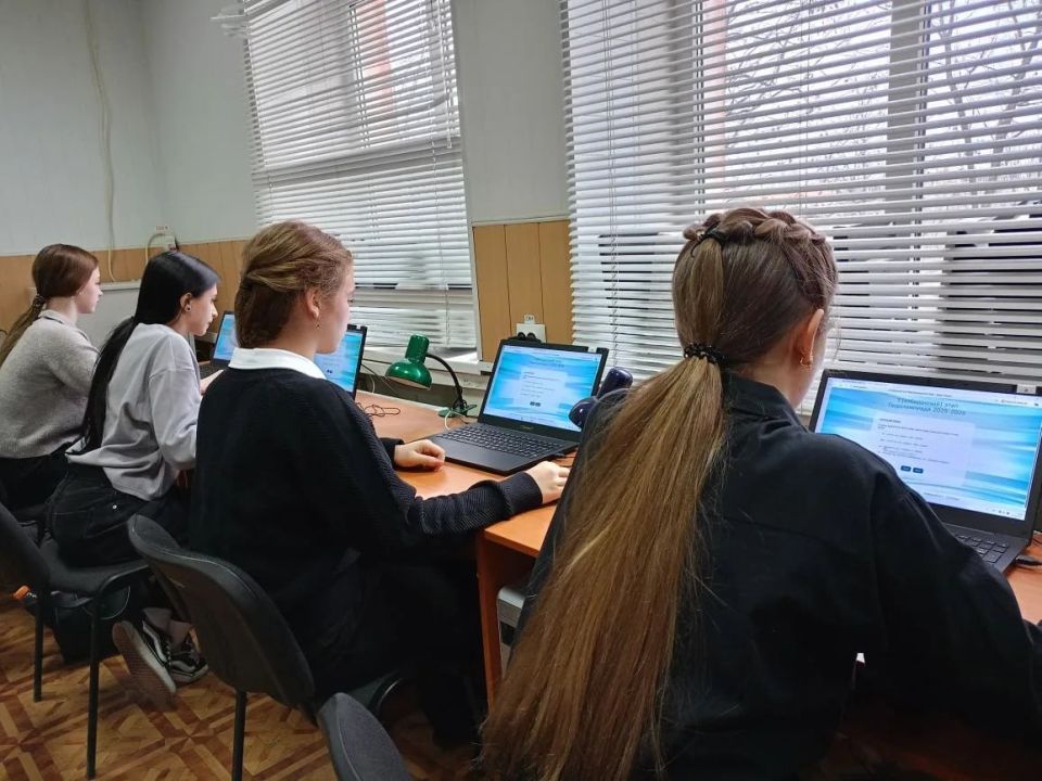В Лутугинской средней школе №1 обучающиеся психолого педагогических классов приняли участие в педагогической олимпиаде В Лутугинской средней школе №1 обучающиеся психолого педагогических классов приняли участие в педагогической олимпиаде