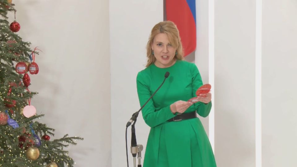 Дарья Лантратова: С главной Ёлки в Совете Федерации сняла желание, которое нам пришло из Луганской Народной Республики