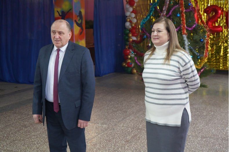 Артисты из Красноярского края выступили для детей пгт Володарск, пгт Павловка и с. Медвежанка Артисты из Красноярского края выступили для детей пгт Володарск, пгт Павловка и с. Медвежанка