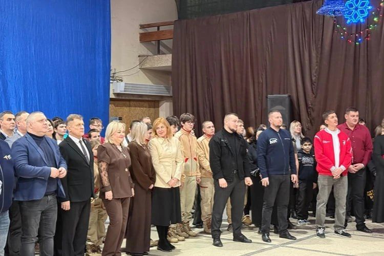 В Алчевске состоялось торжественное открытие молодёжного центра «ПРОдвижение» В Алчевске состоялось торжественное открытие молодёжного центра «ПРОдвижение»