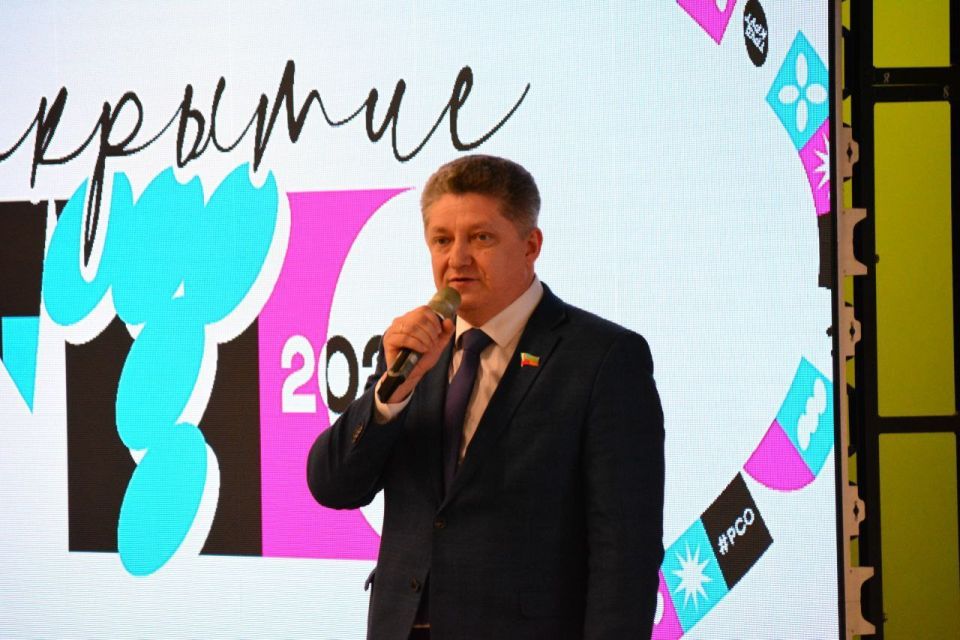 Сергей Цемкало: Принял участие в закрытии трудового семестра Российских Студенческих Отрядов Луганской Народной РЕСПУБЛИКИ, которое состоялось в Республиканском Доме молодёжи и получилось ярким и значимым событием Сергей Цемкало: Принял участие в закрытии трудового семестра Российских Студенческих Отрядов Луганской Народной РЕСПУБЛИКИ, которое состоялось в Республиканском Доме молодёжи и получилось ярким и значимым событием