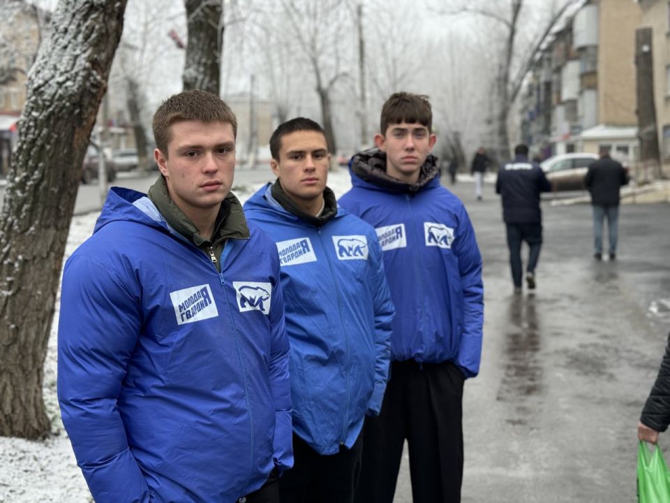 По народной программе «Единой России» в Антраците продолжается ремонт тротуаров По народной программе «Единой России» в Антраците продолжается ремонт тротуаров