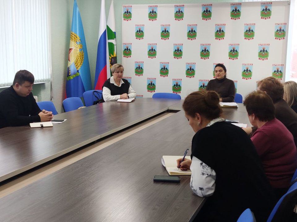 24 декабря в малом зале Администрации состоялось итоговое заседание рабочей группы, действующей в рамках межведомственной комиссии Луганской Народной Республики по противодействию нелегальной занятости 24 декабря в малом зале Администрации состоялось итоговое заседание рабочей группы, действующей в рамках межведомственной комиссии Луганской Народной Республики по противодействию нелегальной занятости