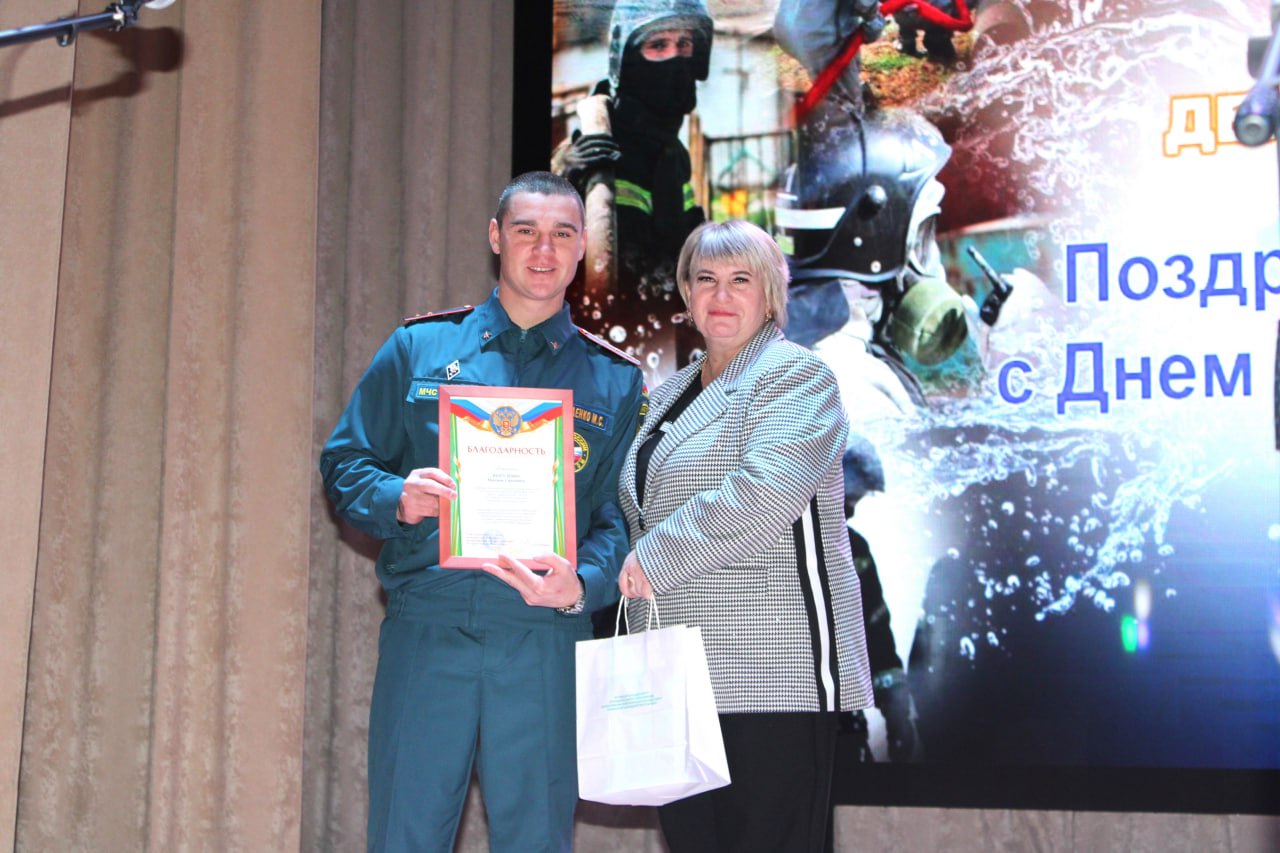 Торжественное мероприятие в честь Дня спасателей прошло в Белокуракинском Доме культуры Торжественное мероприятие в честь Дня спасателей прошло в Белокуракинском Доме культуры