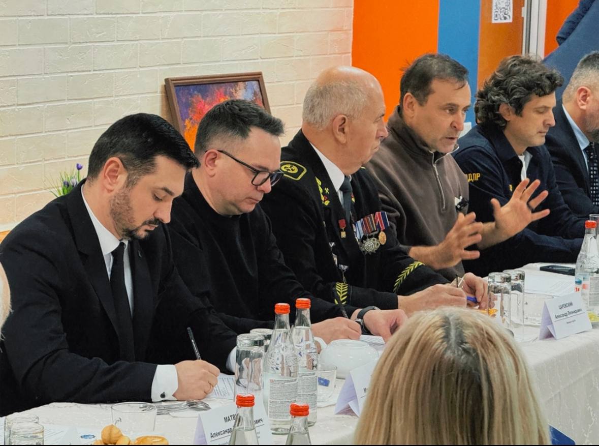 На встрече с людьми многолетнего подвига