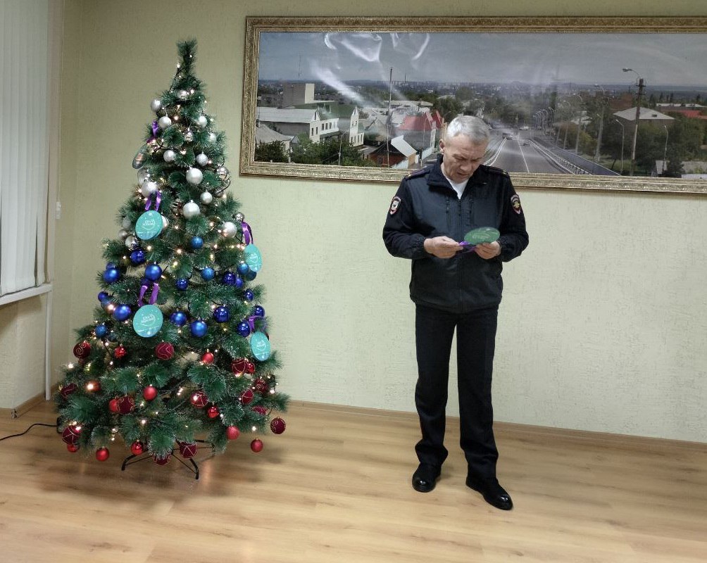 Андрей Рубанцов: Ровеньки присоединяются к доброй акции «Ёлка желаний»! Андрей Рубанцов: Ровеньки присоединяются к доброй акции «Ёлка желаний»!