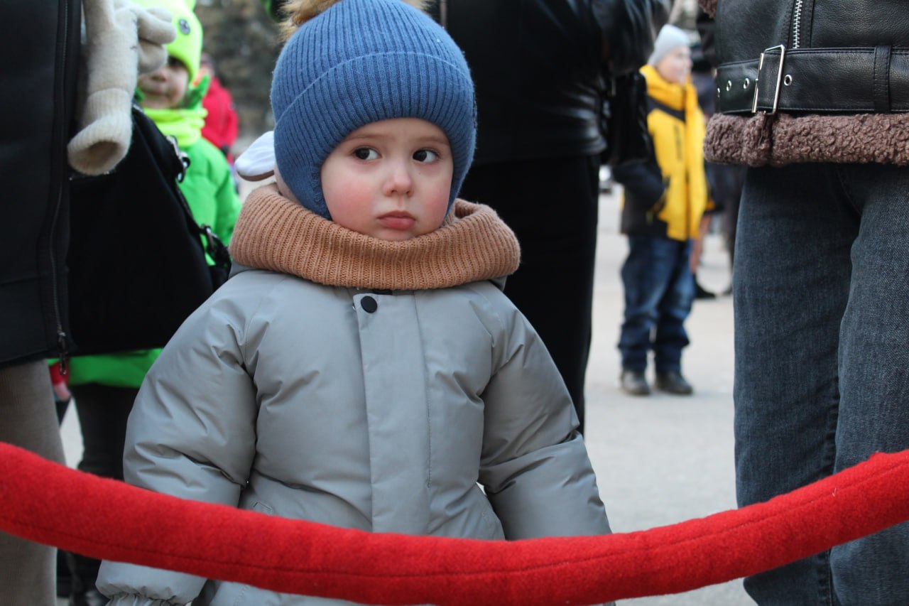 В нашем муниципалитете зажгли огни на главной ёлке — поделимся атмосферой праздника! В нашем муниципалитете зажгли огни на главной ёлке — поделимся атмосферой праздника!