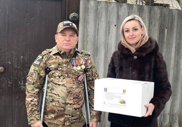 На Краснодонщине вручают подарки от Ростовской области ветеранам-инвалидам специальной военной операции На Краснодонщине вручают подарки от Ростовской области ветеранам-инвалидам специальной военной операции