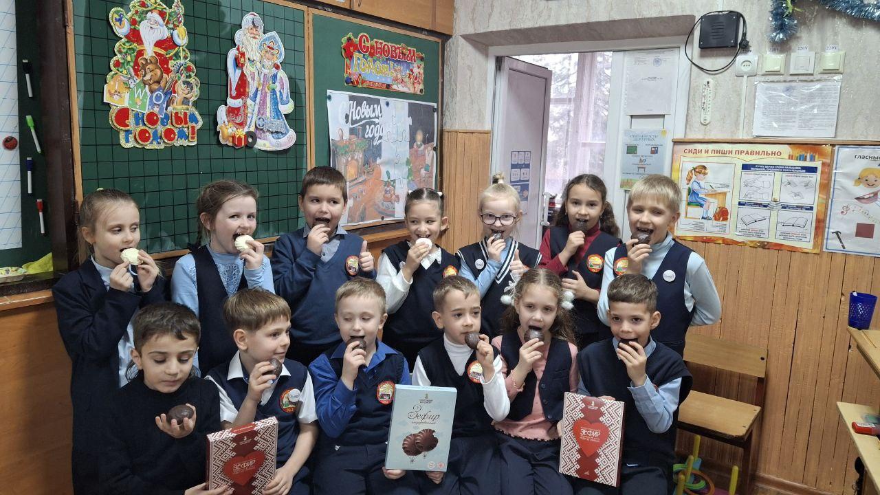 Акция «Дружба не знает границ» объединила школьников Удмуртии и Лутугинского округа