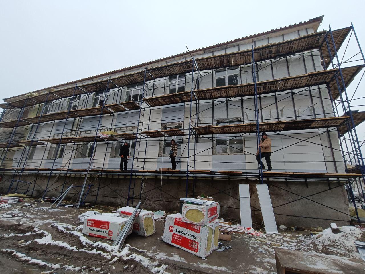 Представители заказчика из Новосибирской области проконтролируют ход работ по ремонту здания администрации Беловодска Представители заказчика из Новосибирской области проконтролируют ход работ по ремонту здания администрации Беловодска