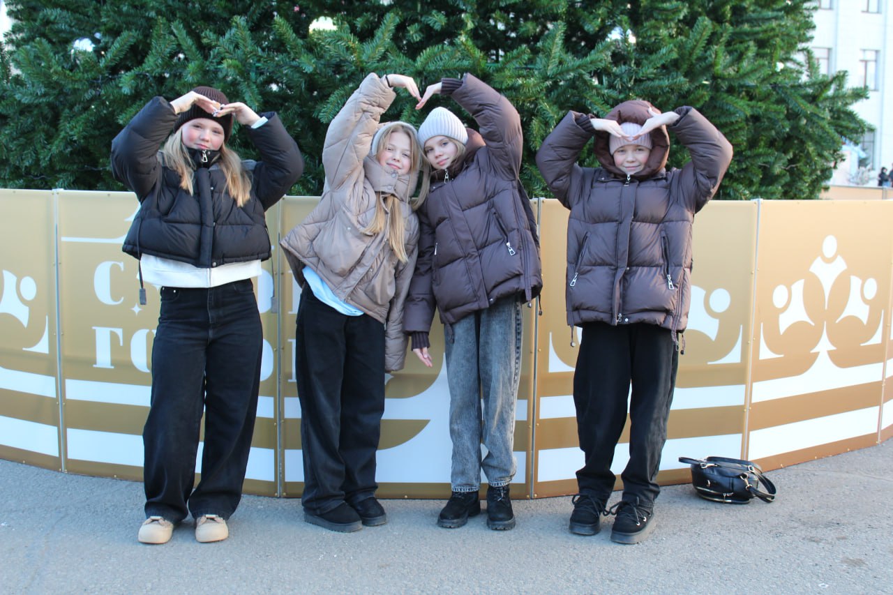 В нашем муниципалитете зажгли огни на главной ёлке — поделимся атмосферой праздника! В нашем муниципалитете зажгли огни на главной ёлке — поделимся атмосферой праздника!