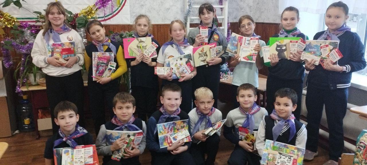 Акция «Дружба не знает границ» объединила школьников Удмуртии и Лутугинского округа Акция «Дружба не знает границ» объединила школьников Удмуртии и Лутугинского округа