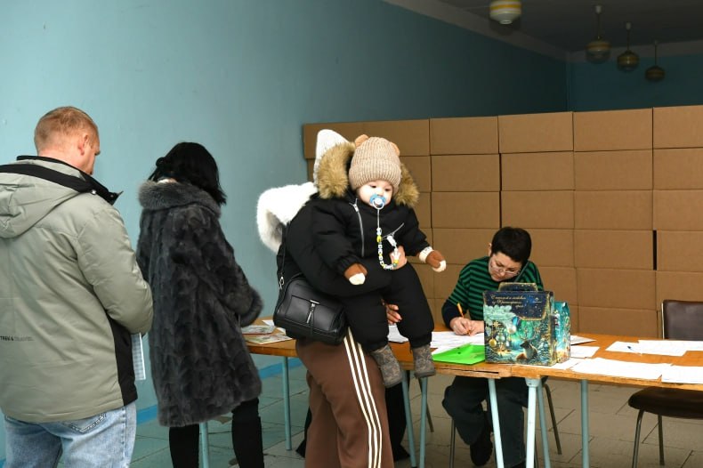 В Свердловском округе продолжается выдача подарков от Главы ЛНР и Губернатора Красноярского края В Свердловском округе продолжается выдача подарков от Главы ЛНР и Губернатора Красноярского края