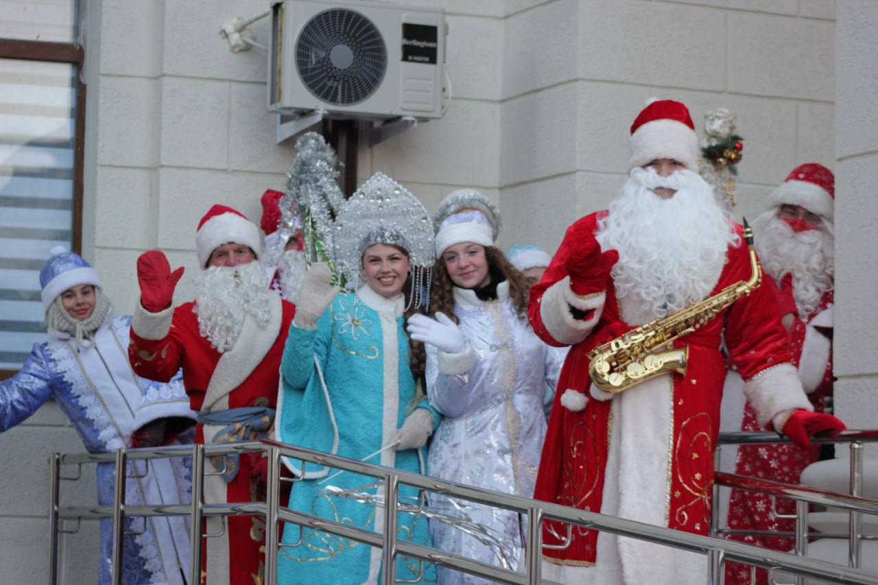 Сергей Козенко: С большим удовольствием принял участие в праздничном событии, объединившем жителей Краснодонского муниципального округа на кануне Нового года, – открытии елки Сергей Козенко: С большим удовольствием принял участие в праздничном событии, объединившем жителей Краснодонского муниципального округа на кануне Нового года, – открытии елки