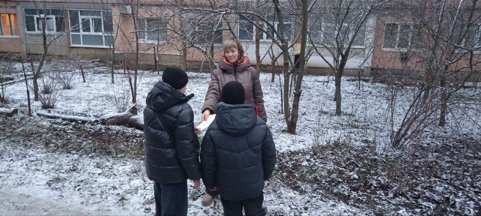 Межведомственный рейд. 23.12.2025 отделом культуры, спорта и молодёжной политики совместно с сотрудниками ОМВД России «Ровеньковский» и «Семейный центр» проведён межведомственный рейд по местам отдыха несовершеннолетних на... Межведомственный рейд. 23.12.2025 отделом культуры, спорта и молодёжной политики совместно с сотрудниками ОМВД России «Ровеньковский» и «Семейный центр» проведён межведомственный рейд по местам отдыха несовершеннолетних на...