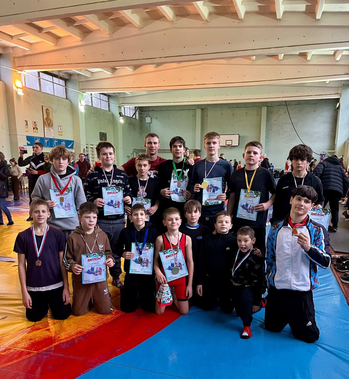 Триумф на Республиканском турнире: воспитанники Краснолучской ДЮСШ № 1 завоевали 13 медалей турнира «Новогоднее чудо»