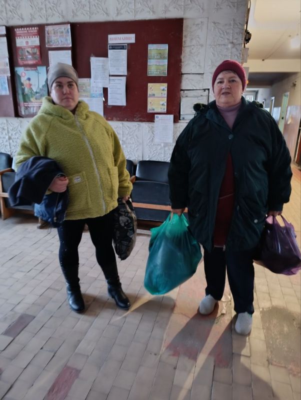 Сотрудники и жители Тепловского отдела жизнеобеспечения выражают благодарность президенту БФ «Благодетельница Людмила» Елене Александровне Ивановой за предоставленную гуманитарную помощь Сотрудники и жители Тепловского отдела жизнеобеспечения выражают благодарность президенту БФ «Благодетельница Людмила» Елене Александровне Ивановой за предоставленную гуманитарную помощь