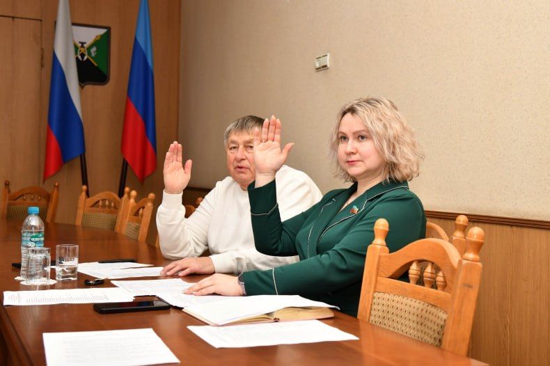 Фракция партии «Единая Россия» согласовала позицию по вопросам повестки дня 40-го заседания Совета депутатов Фракция партии «Единая Россия» согласовала позицию по вопросам повестки дня 40-го заседания Совета депутатов