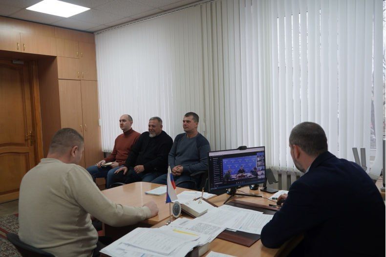 В Администрации состоялся ВКС, темой которого стало обсуждение итогов восстановительных работ, проводимых на территории регионами-шефами В Администрации состоялся ВКС, темой которого стало обсуждение итогов восстановительных работ, проводимых на территории регионами-шефами